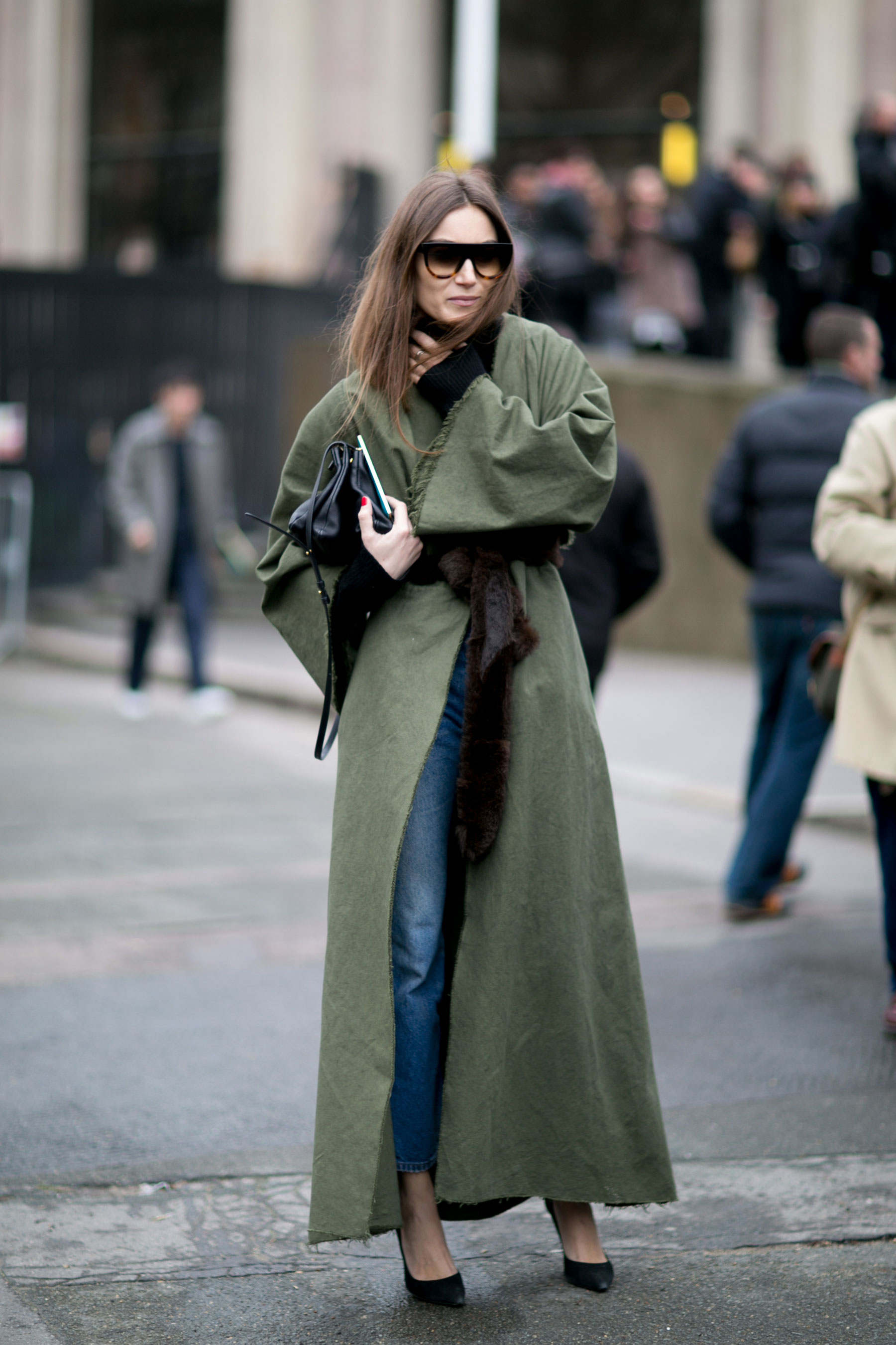 How to wear a silk robe coat? 9 best street style ideas