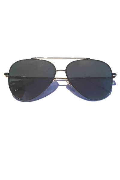 Denim Jacket Outfit Ideas: Aviator Sunglass pair perfectly with your denim jacket outfit.