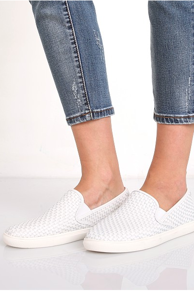 Denim Jacket Outfit Ideas: Pair Denim Jacket with Slip on Sneakers