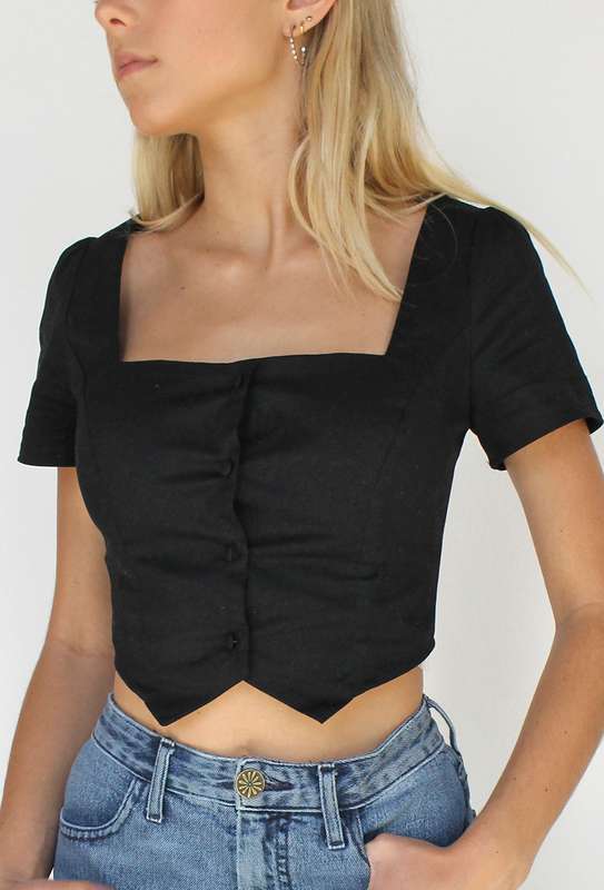 Denim Jacket Outfit Ideas: Black tops are always a good idea