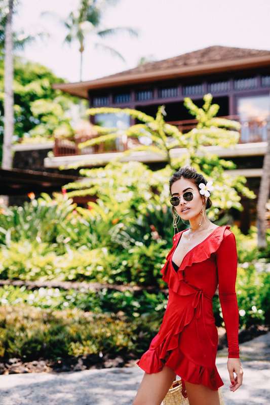 Attending a Tropical Destination Spring Wedding? Lucky YOU! Try Bold color like fashion blogger Little Black Boots and wear bright red