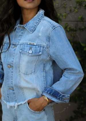 Rollas Cropped Slouch Denim Jacket Frayed Hem Jean Jacket Light Wash Denim Jacket Oversized Denim Jacket Boxy Denim Jacket