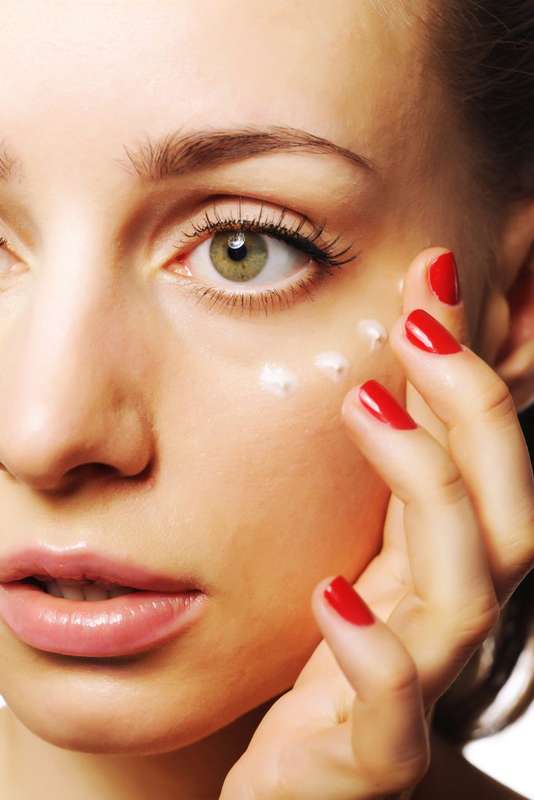 reduce wrinkles by wearing sunscreen everyday