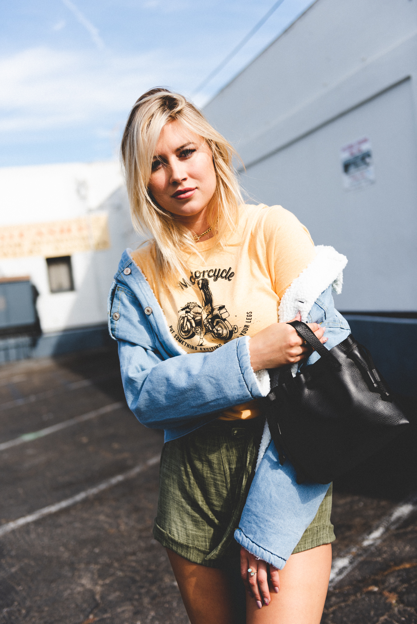How to Style Graphic Tees - StyledJen  Destroyed denim outfit, London  fashion bloggers, Fashion