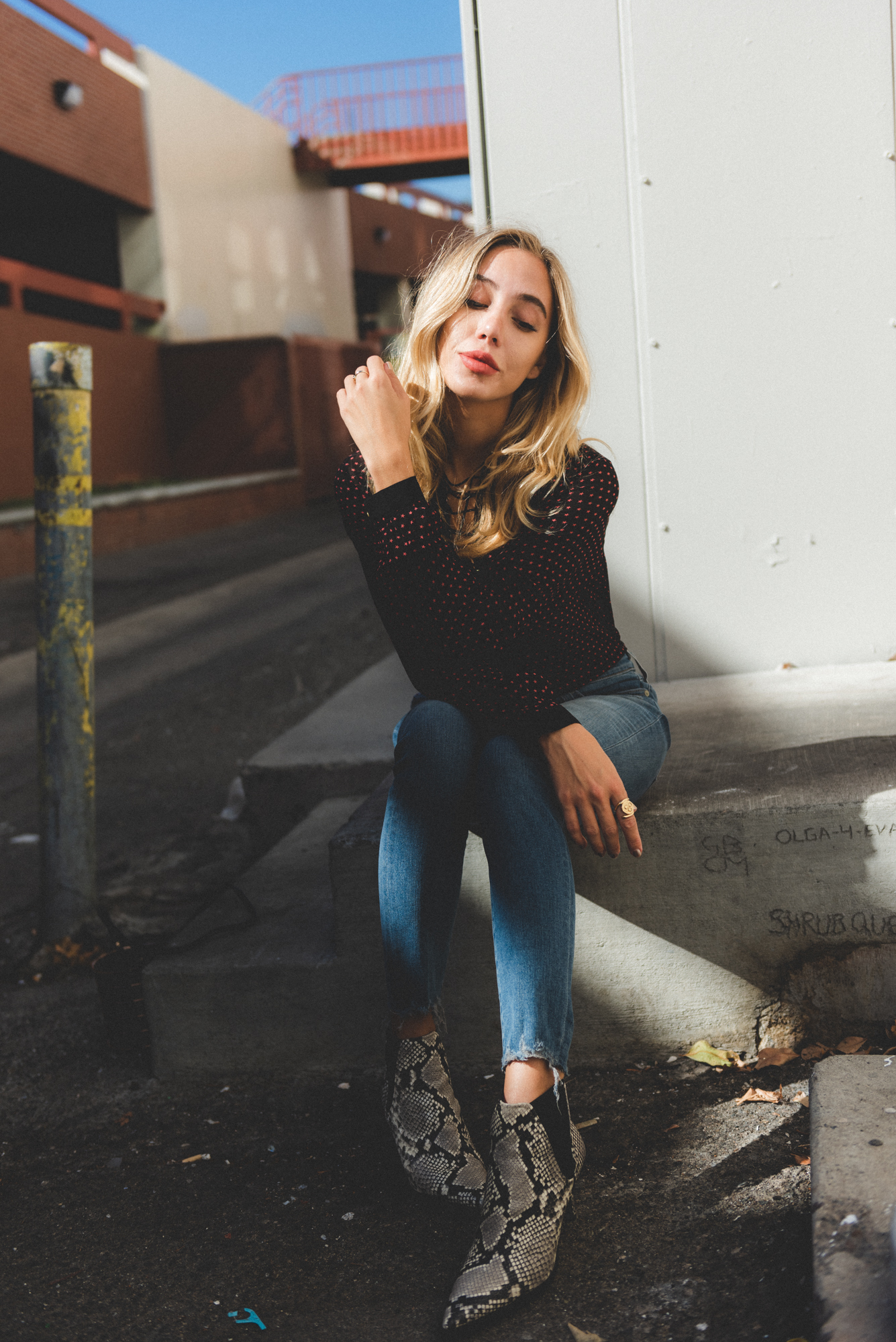 Outfit with snakeskin outlet booties