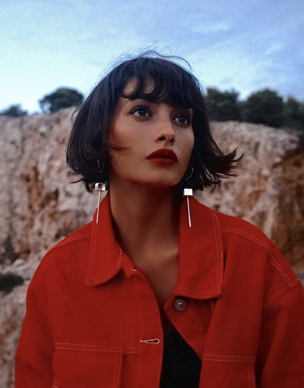 trending hairstyles, textured bob, bob haircut, short hair cut, brunette bob, short hair with bangs, taylor la shae