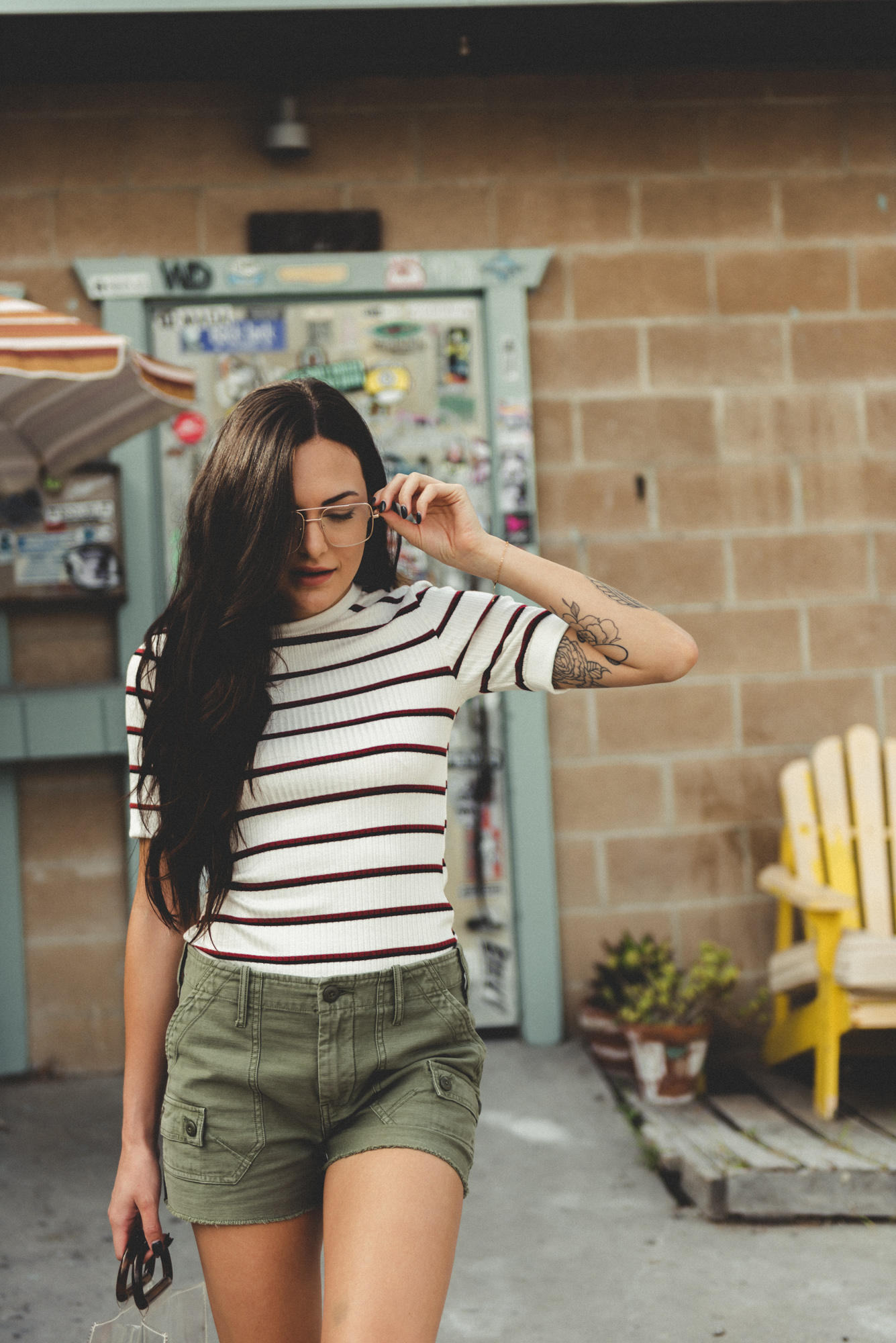 shorts sneakers outfit